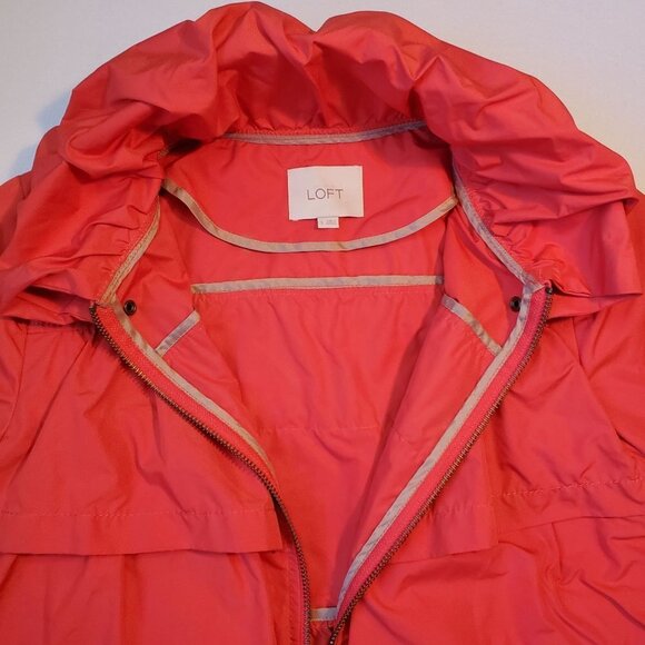Loft Coral Colored 3 Tier Ruffled Raincoat Windbreaker SZ SM - Picture 5 of 8